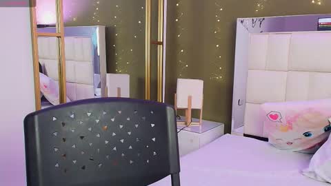 Snapshot of anahi_maite chatting on 10/23/25, 07:34 Anahi online show from 10/23/25, 07:34