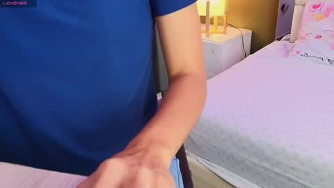 Snapshot of anahi_maite chatting on 10/27/25, 07:40 Anahi online show from 10/27/25, 07:40