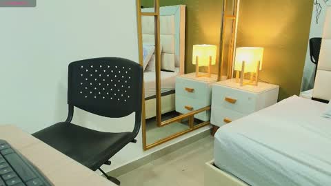 Snapshot of anahi_maite chatting on 10/31/25, 07:48 Anahi online show from 10/31/25, 07:48