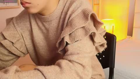 Snapshot of anahi_maite chatting on 12/14/25, 01:38 Anahi online show from 12/14/25, 01:38