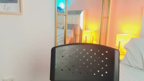 Snapshot of anahi_maite chatting on 01/07/26, 06:43 Anahi online show from 01/07/26, 06:43