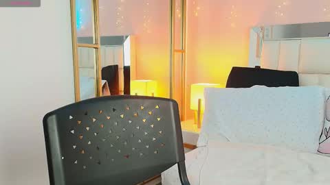 Snapshot of anahi_maite chatting on 02/08/26, 11:24 Anahi online show from 02/08/26, 11:24