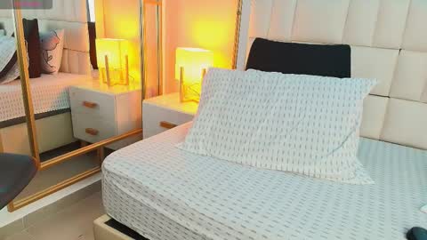 Snapshot of anahi_maite chatting on 02/22/26, 07:34 Anahi online show from 02/22/26, 07:34