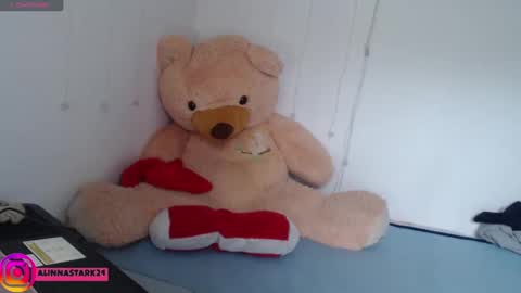 Anahi Browns online show from 02/24/25, 07:41