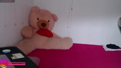 Anahi Browns online show from 10/01/25, 07:09