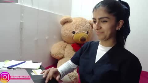 Anahi Browns online show from 10/10/25, 09:25