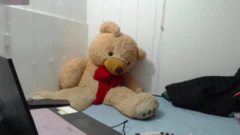 Anahi Browns online show from 12/04/25, 11:24