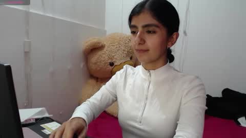 Anahi Browns online show from 12/15/25, 08:57