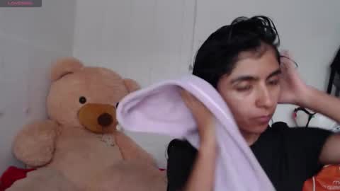 Anahi Browns online show from 02/04/26, 04:46