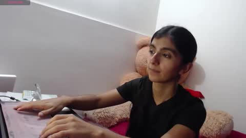 Anahi Browns online show from 04/08/26, 09:26