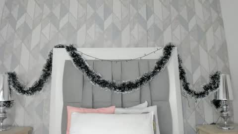   online show from 12/18/25, 11:27