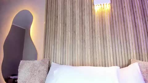 Snapshot of anaisclarkx chatting on 02/21/26, 11:22 Anais clark online show from 02/21/26, 11:22