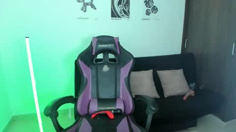      help me to get 100 thumps up  online show from 02/19/25, 05:16