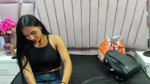 AbbyAndAntonela online show from 01/02/25, 10:11