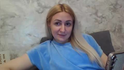 analqueen2024 online show from 09/26/25, 11:58