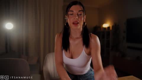 Snapshot of anamuse chatting on 01/18/26, 08:56 Ana online show from 01/18/26, 08:56