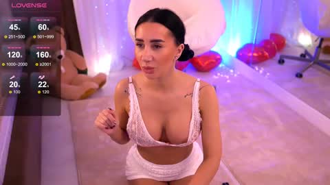 Snapshot of anarhodes chatting on 03/06/25, 11:31 Anna online show from 03/06/25, 11:31