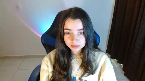 Snapshot of anarosse__ chatting on 12/28/24, 03:26 ana 3 online show from 12/28/24, 03:26