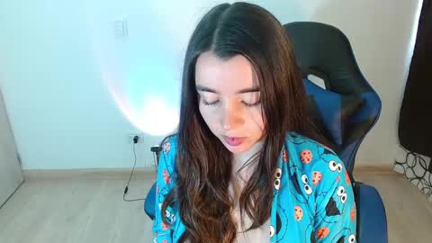 Snapshot of anarosse__ chatting on 02/22/25, 03:47 ana 3 online show from 02/22/25, 03:47