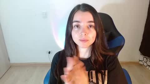 Snapshot of anarosse__ chatting on 02/27/25, 01:59 ana 3 online show from 02/27/25, 01:59