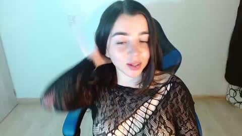 Snapshot of anarosse__ chatting on 03/10/25, 10:45 ana 3 online show from 03/10/25, 10:45