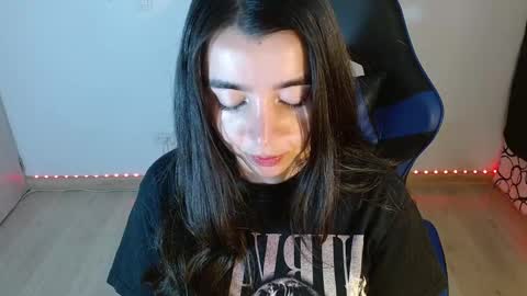 Snapshot of anarosse__ chatting on 09/10/25, 01:49 ana 3 online show from 09/10/25, 01:49