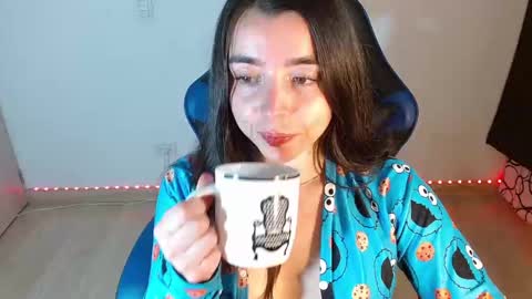 Snapshot of anarosse__ chatting on 09/16/25, 01:06 ana 3 online show from 09/16/25, 01:06