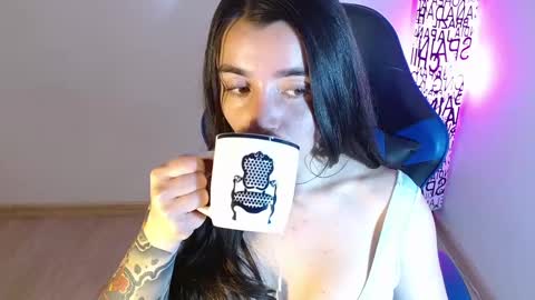 Snapshot of anarosse__ chatting on 10/09/25, 01:47 ana 3 online show from 10/09/25, 01:47