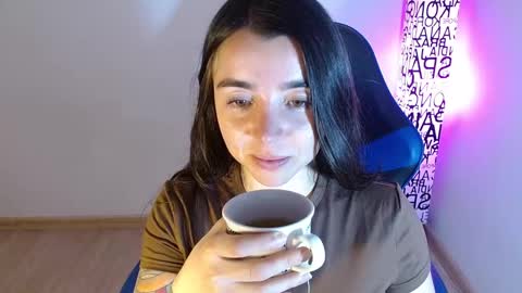 Snapshot of anarosse__ chatting on 10/27/25, 01:20 ana 3 online show from 10/27/25, 01:20