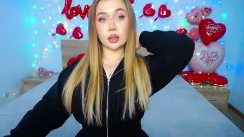 anastacyyellig online show from 02/08/25, 05:40