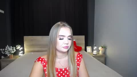 anastacyyellig online show from 07/06/26, 08:11