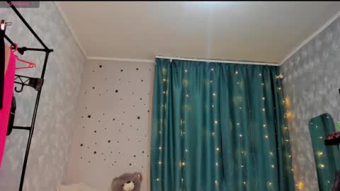 Snapshot of anastasia_gold1 chatting on 12/31/24, 12:11 anna online show from 12/31/24, 12:11