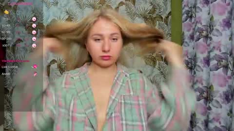 Snapshot of anastasia_gold1 chatting on 08/08/26, 02:47 anna online show from 08/08/26, 02:47