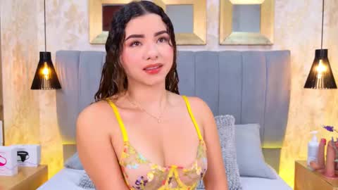 Mia online show from 12/18/25, 12:22