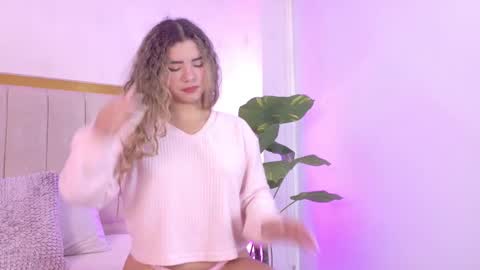 Mia online show from 03/19/26, 12:20