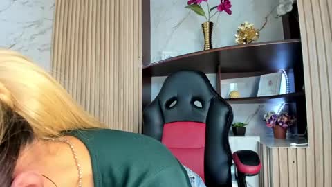 Anastasia online show from 04/16/26, 12:50