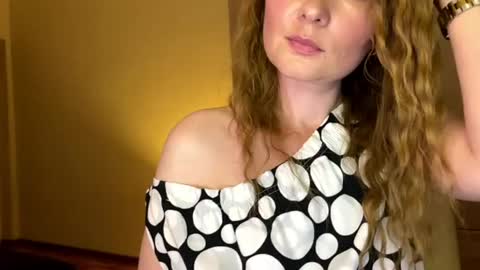 Snapshot of anavelle chatting on 06/09/26, 11:49 Ana online show from 06/09/26, 11:49