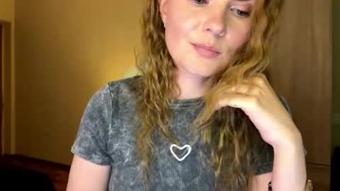 Snapshot of anavelle chatting on 06/10/26, 11:24 Ana online show from 06/10/26, 11:24