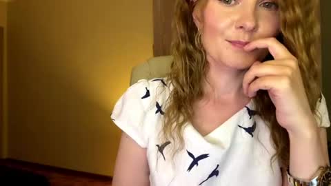 Snapshot of anavelle chatting on 06/12/26, 11:14 Ana online show from 06/12/26, 11:14