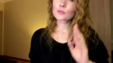 Snapshot of anavelle chatting on 06/15/26, 10:45 Ana online show from 06/15/26, 10:45