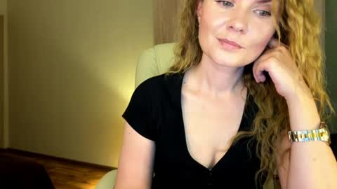 Snapshot of anavelle chatting on 07/06/26, 11:07 Ana online show from 07/06/26, 11:07
