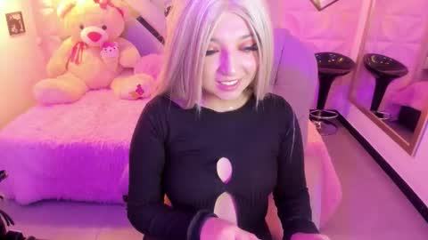 Ana online show from 10/15/25, 07:58