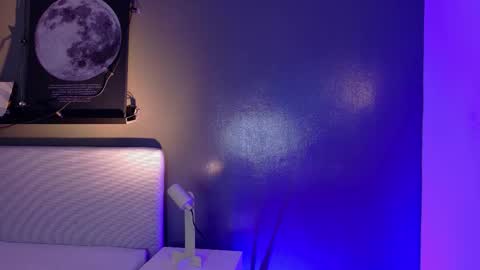 Kendra  online show from 11/18/25, 10:20