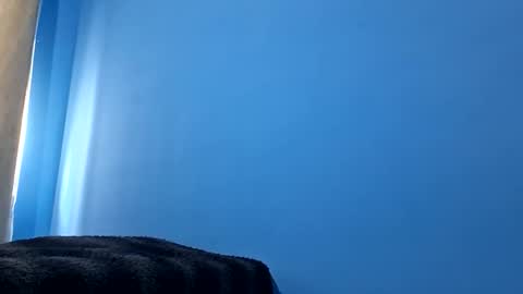 Snapshot of andemax chatting on 11/17/25, 06:24 And 16.8 online show from 11/17/25, 06:24