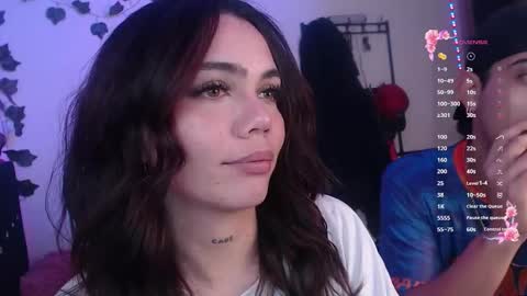 Snapshot of andra_rosse chatting on 02/06/26, 10:40 Andra de la Rosse online show from 02/06/26, 10:40