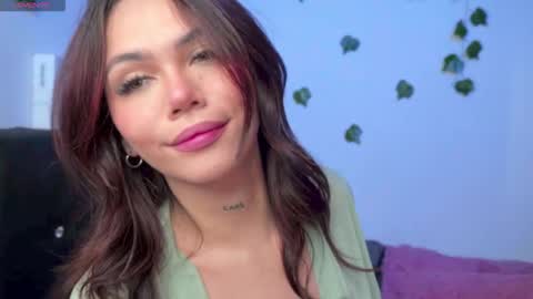 Snapshot of andra_rosse chatting on 02/12/26, 09:43 Andra de la Rosse online show from 02/12/26, 09:43