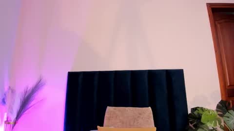 Andra Cyrus online show from 11/13/25, 11:42