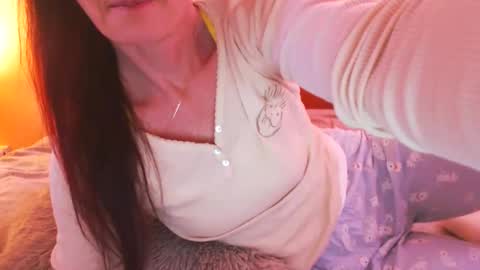 Andra online show from 02/22/26, 02:04