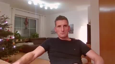 Name online show from 12/25/24, 05:05