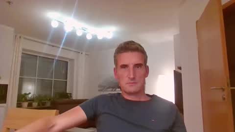 Name online show from 09/15/25, 07:58